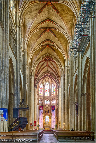 Bayonne_la_cathedrale_B16_0314_HDR_RC.jpg